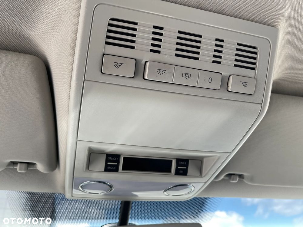 Volkswagen Multivan - 20