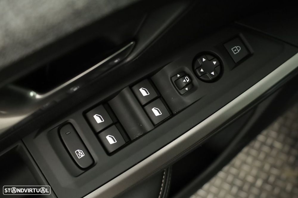 Peugeot 3008 1.2 Hybrid Allure e-DCS6 - 18