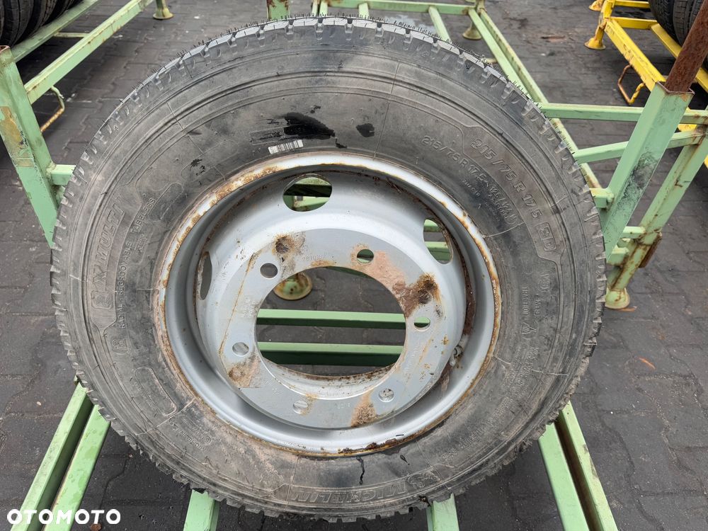 Kompletne koło, felga, opona Michelin 215/75 R17,5 - 1
