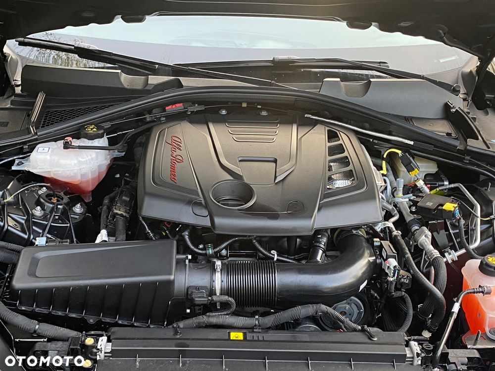 Alfa Romeo Giulia 2.0 Turbo Competizione Q4 - 40