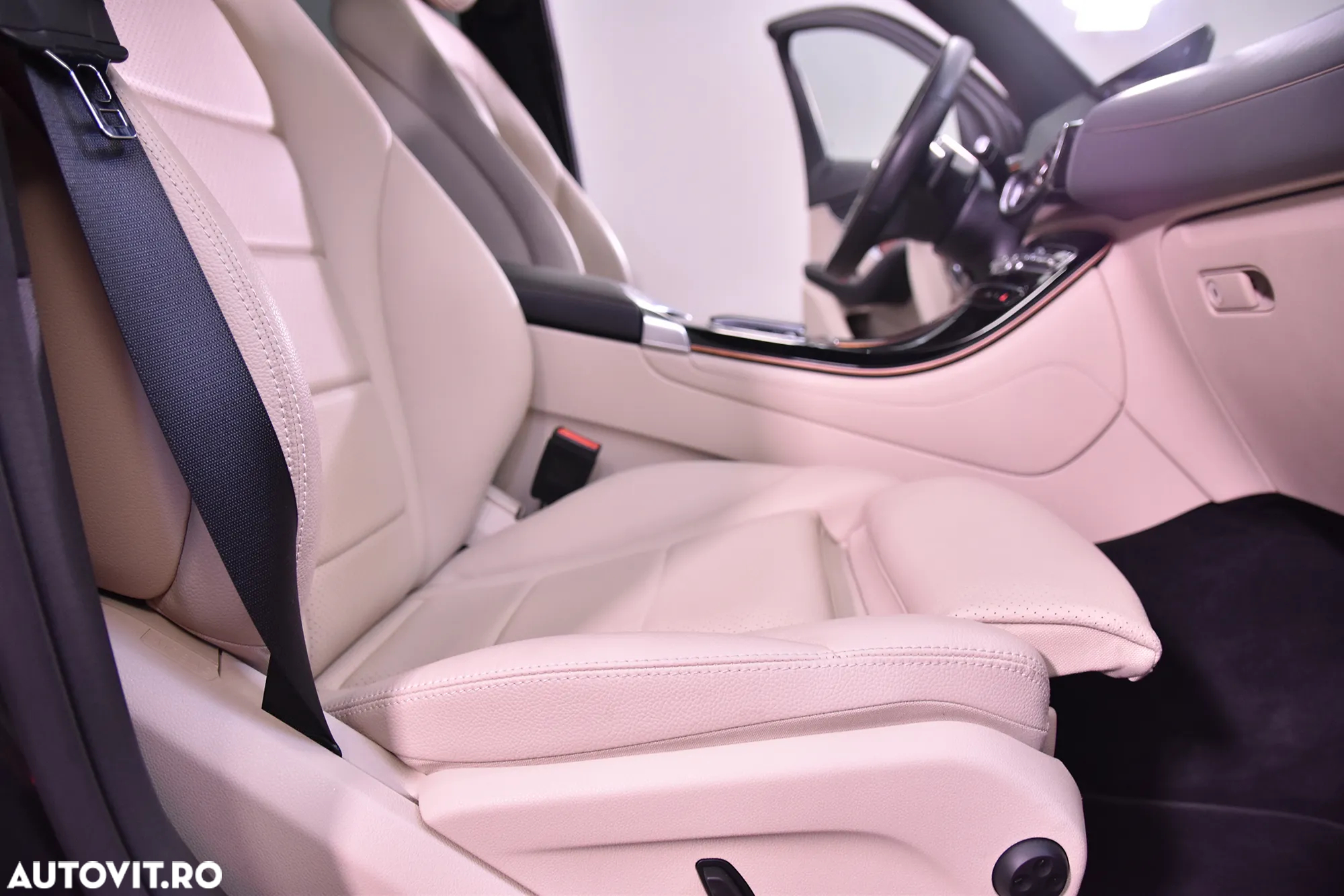 Mercedes-Benz EQC 400 4MATIC - 11