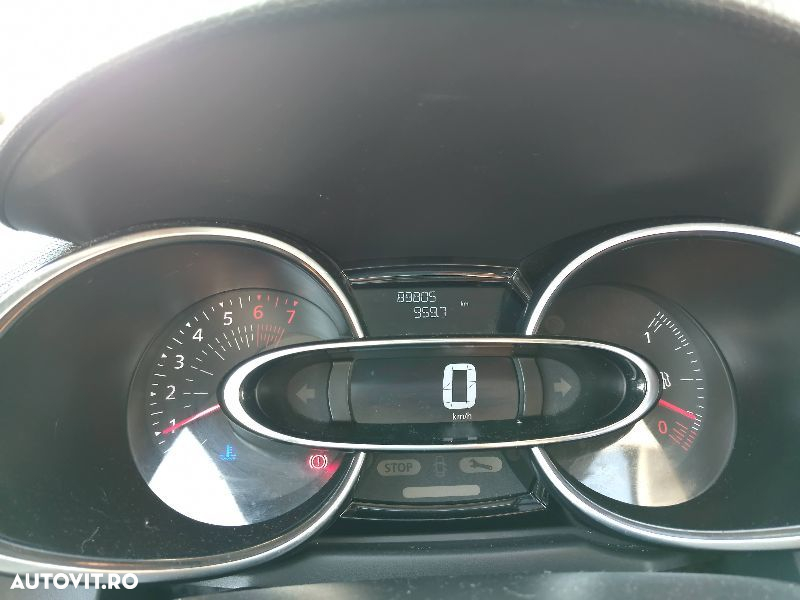 Renault Clio - 11