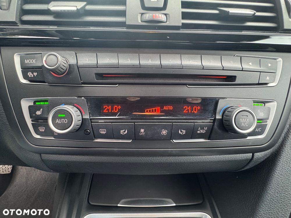 BMW Seria 3 316i Sport Line - 24