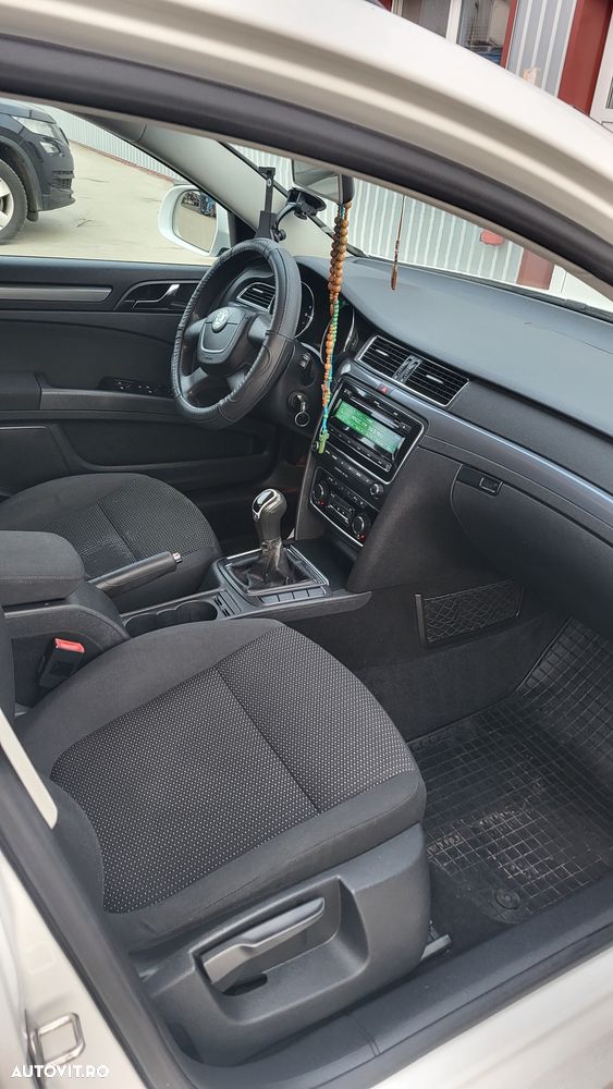 Skoda Superb 2.0 TDI FAMILY - 13