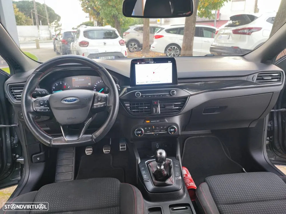 Ford Focus 1.0 EcoBoost ST-Line X - 23