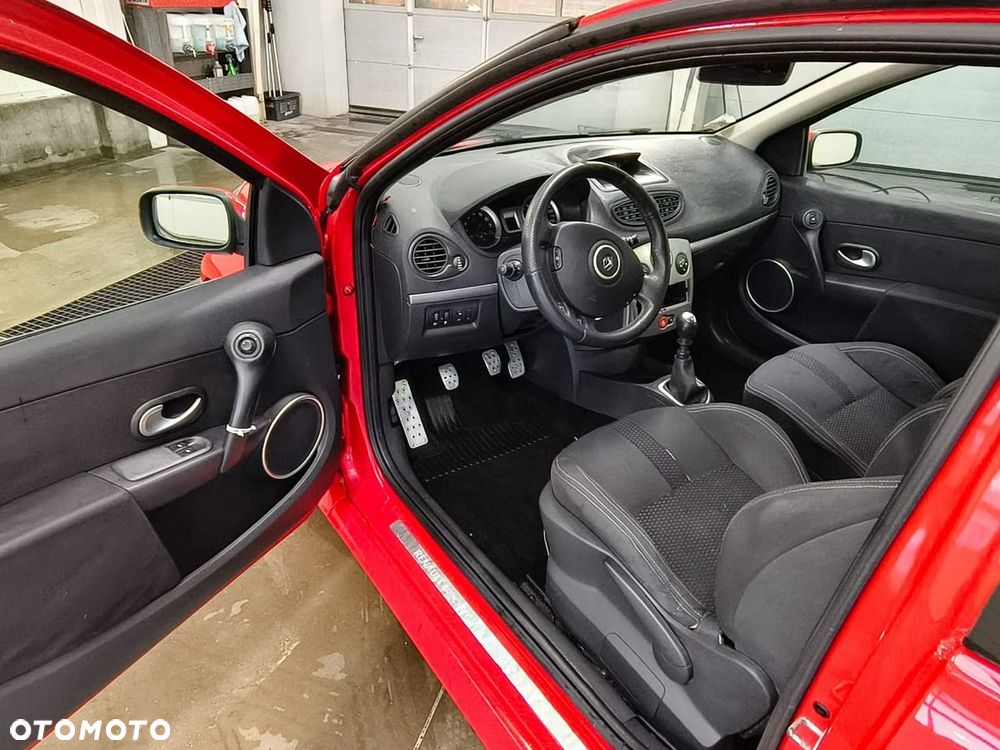 Renault Clio - 10