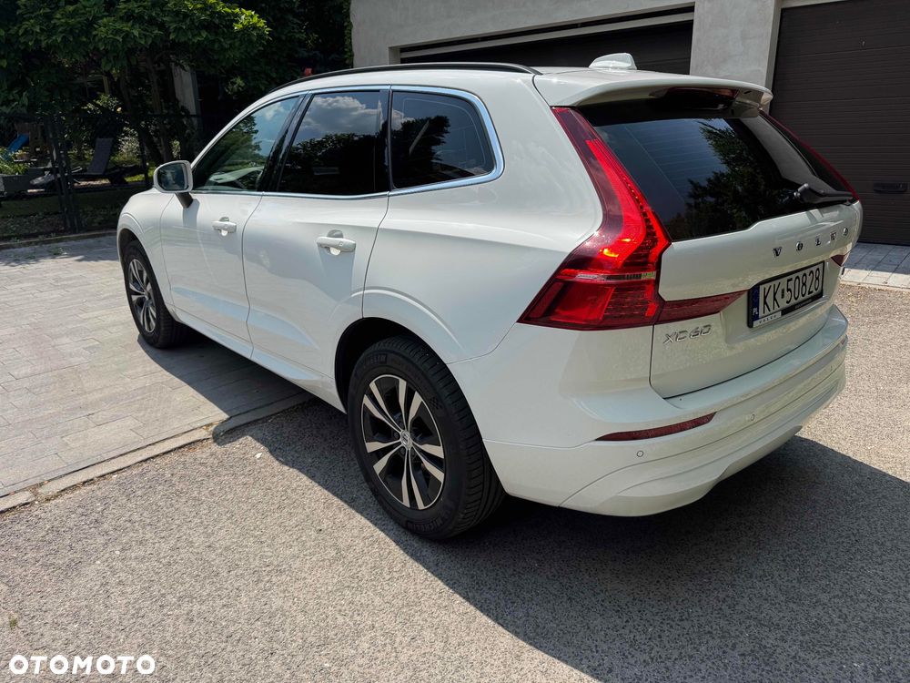 Volvo XC 60 B4 B Momentum Pro - 4