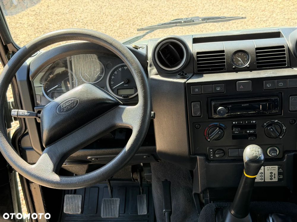 Land Rover Defender 2.4 TD4 S - 26