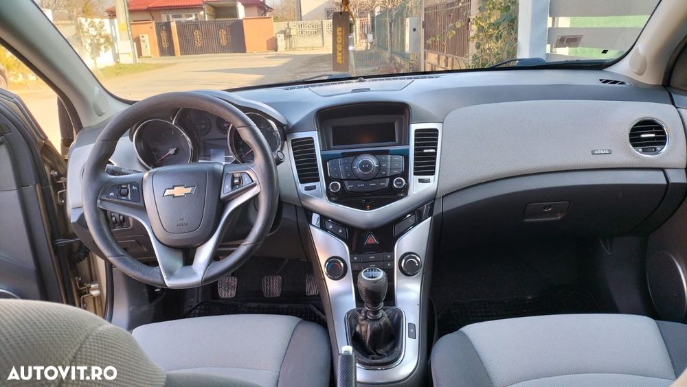 Chevrolet Cruze 1.8 Ecotec LT+ - 12