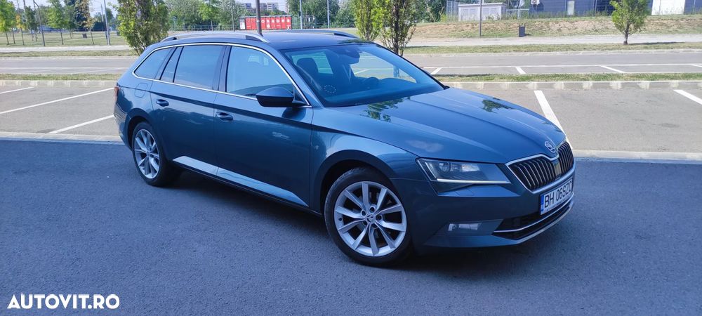 Skoda Superb Combi 2.0 TDI DSG Ambition - 4