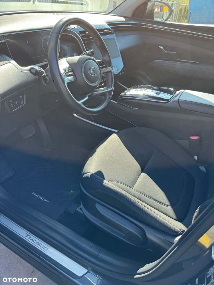 Hyundai Tucson 1.6 T-GDi HEV Executive 2WD - 16