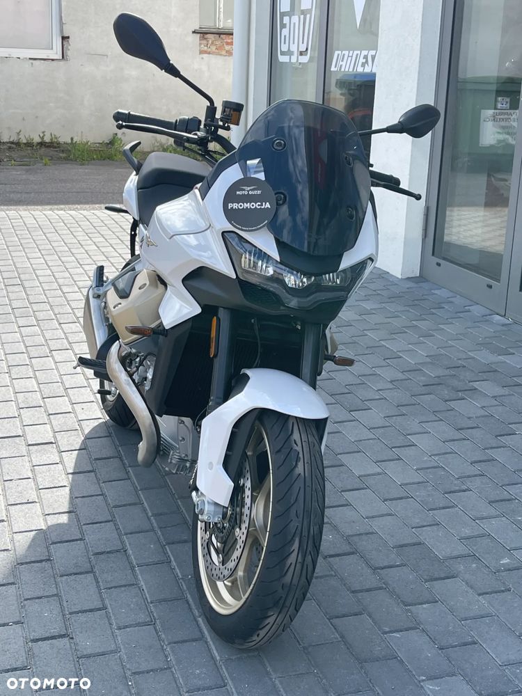 Moto Guzzi V100 Mandello - 13