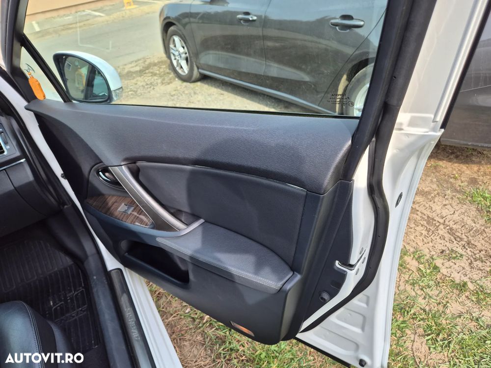 Toyota Avensis 2.2 D-CAT Luxury Aut. (consola argintie) - 13