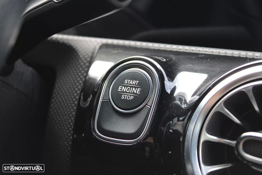 Mercedes-Benz A 250 e AMG Line - 21