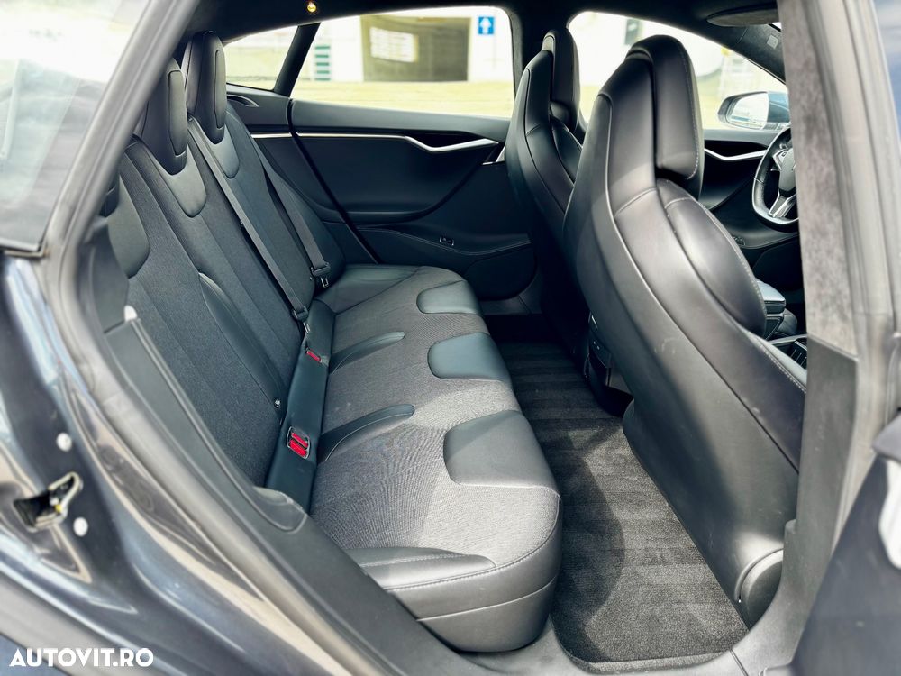 Tesla Model S - 16