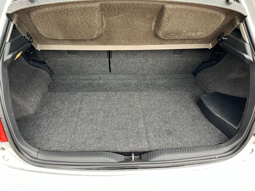Toyota Auris - 12