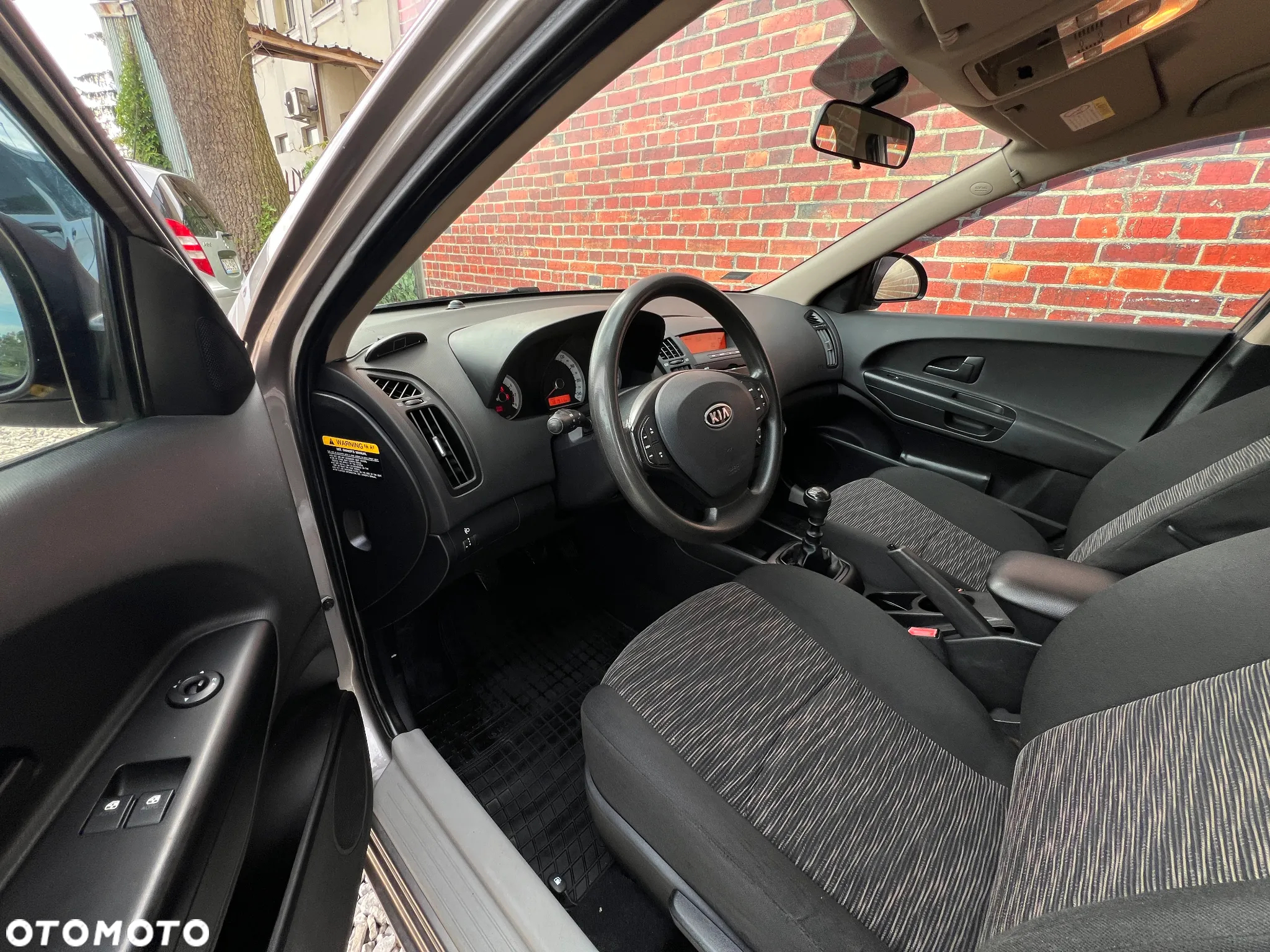 Kia Ceed - 8