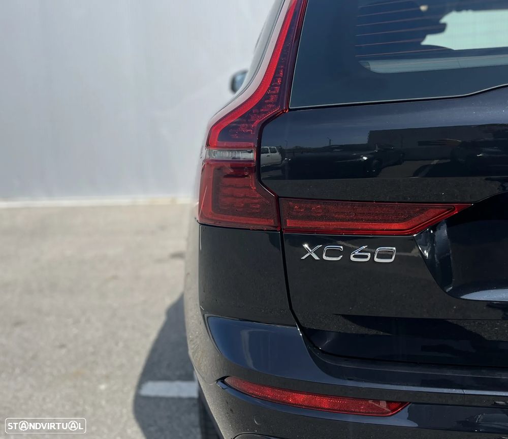 Volvo XC 60 2.0 T6 PHEV Plus Dark - 11