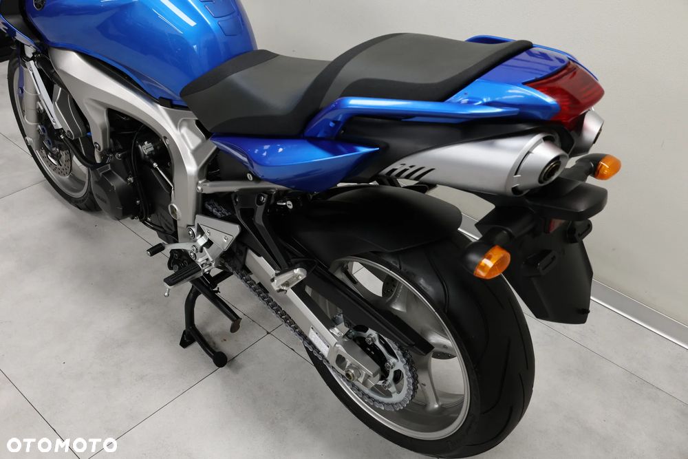 Yamaha FZ - 19