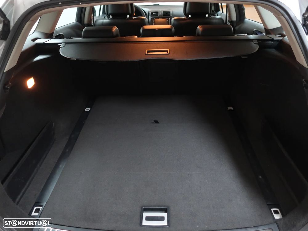 Toyota Avensis SW 2.0 D-4D Exclusive +Pele+GPS - 15