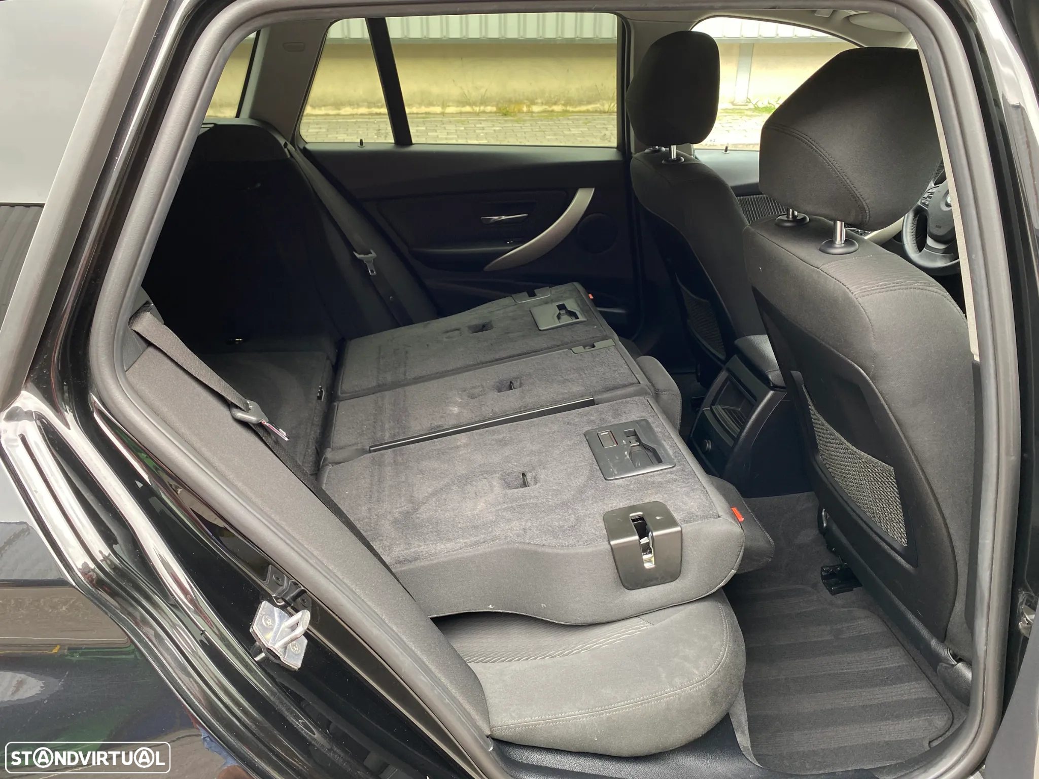 BMW 320 d Touring xDrive Auto - 15