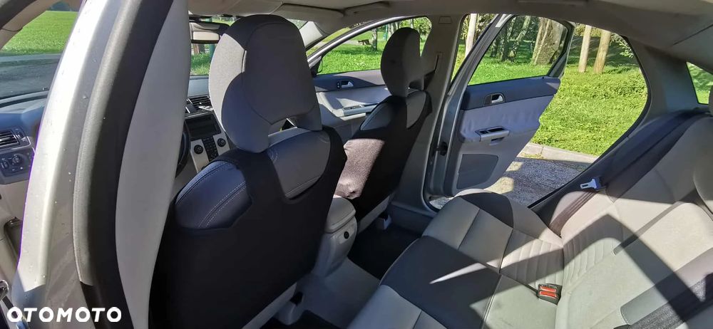 Volvo S40 2.0D Momentum - 7