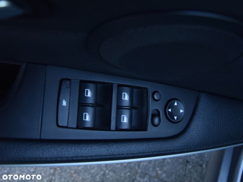 BMW Seria 3 318d DPF Edition Exclusive - 20