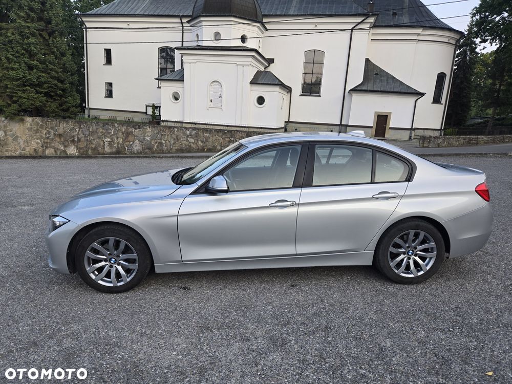BMW Seria 3 320d - 38