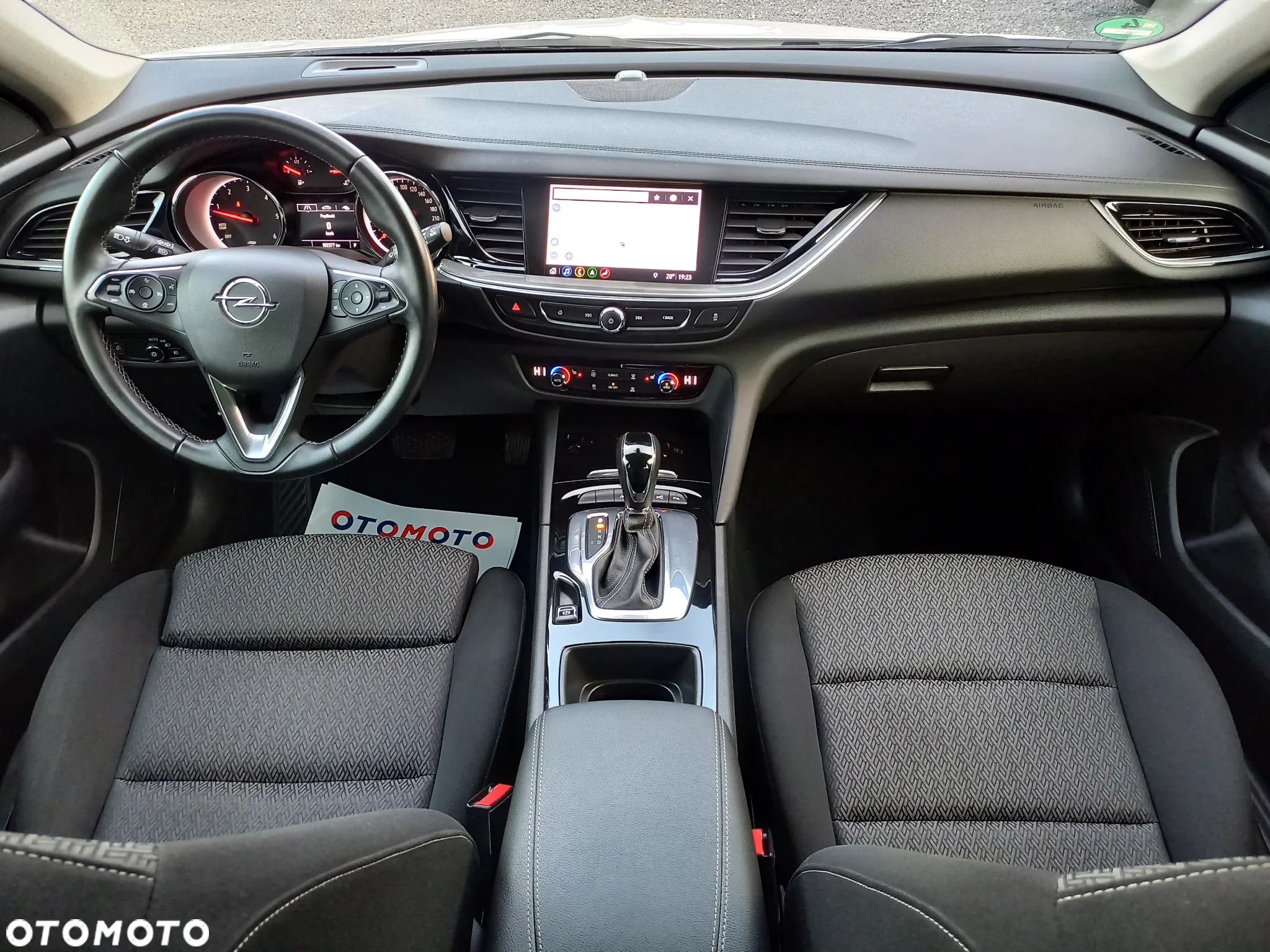 Opel Insignia 2.0 CDTI automatik Business Edition - 22