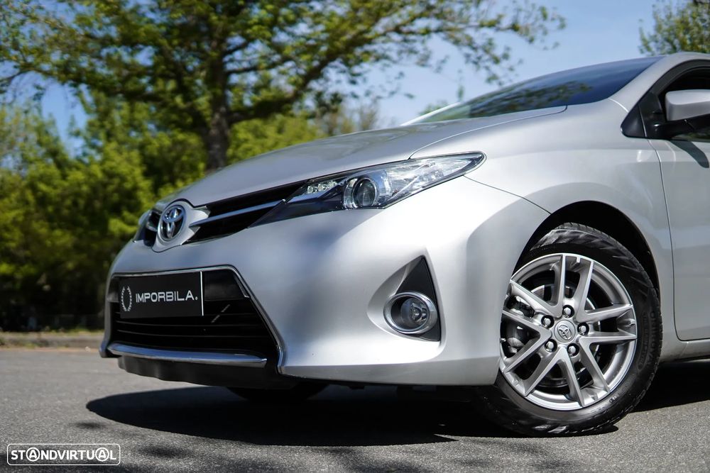 Toyota Auris 1.4 D-4D Exclusive+P.Sport - 5