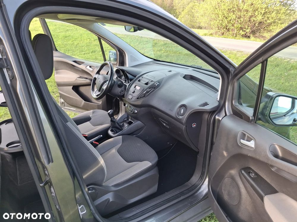 Ford Tourneo Courier 1.0 EcoBoost Titanium - 25
