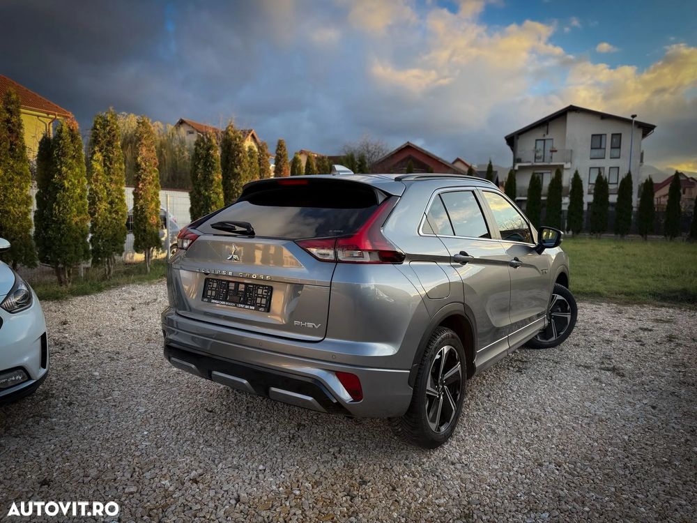 Mitsubishi Eclipse-Cross PHEV Intense+ Black - 3