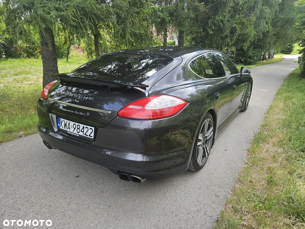 Porsche Panamera Turbo - 11