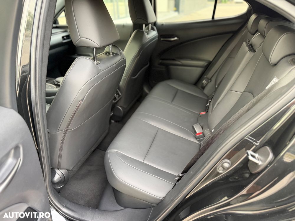 Lexus UX 250h 2.0L HEV 20H- (178 HP) 4X2 CVT Executive - 13