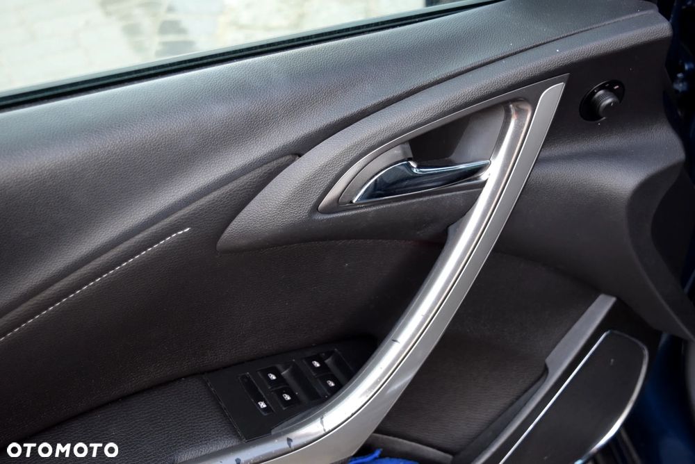 Opel Astra 2.0 CDTI DPF Cosmo - 19