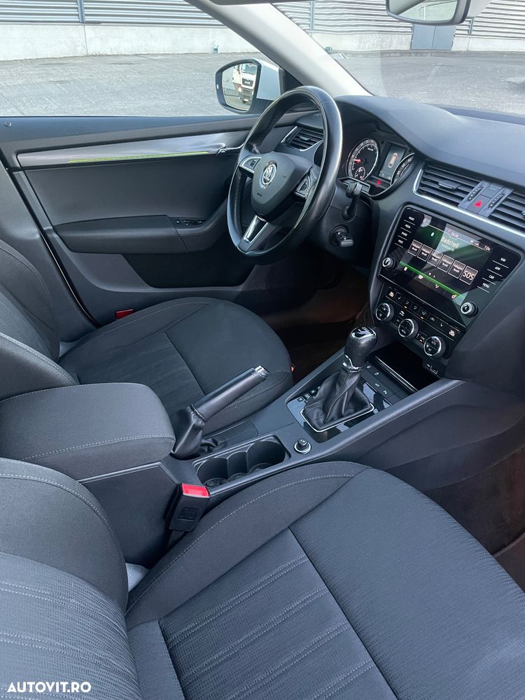 Skoda Octavia 2.0 TDI (Green tec) DSG Style - 6