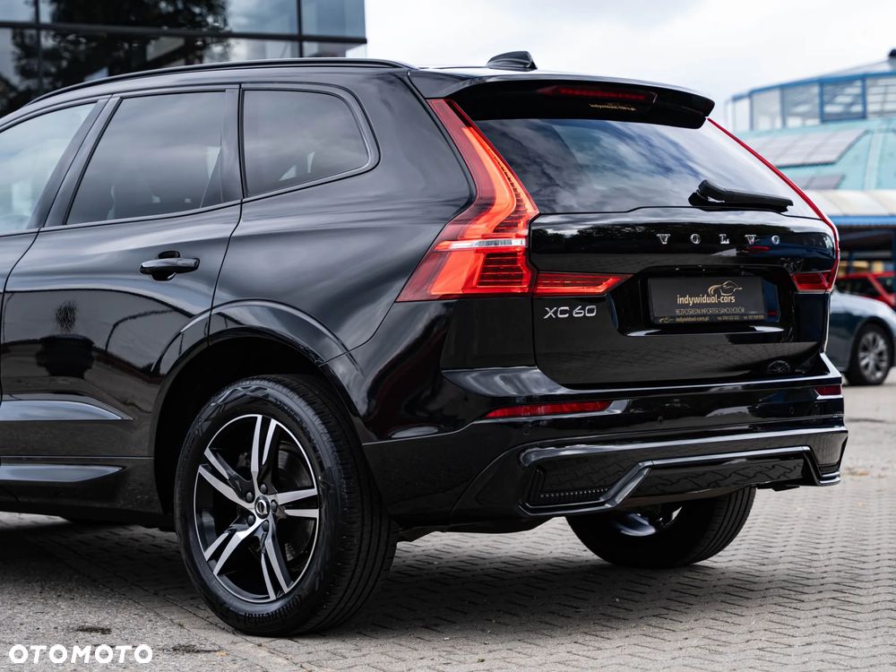 Volvo XC 60 B4 D Plus Dark - 11