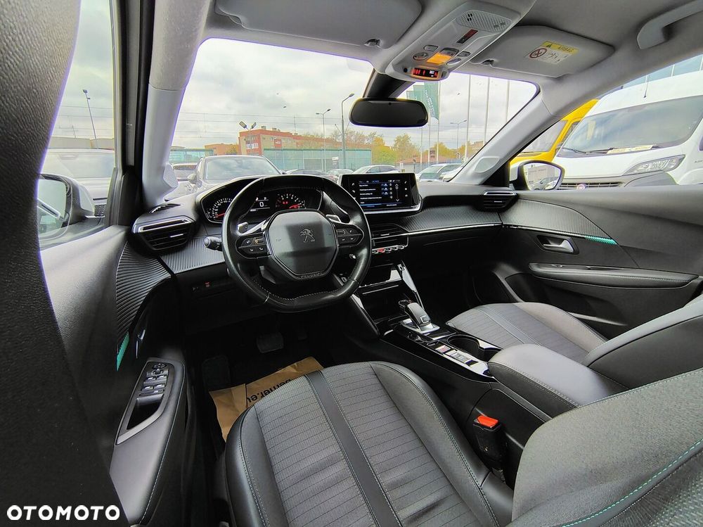 Peugeot 208 - 4