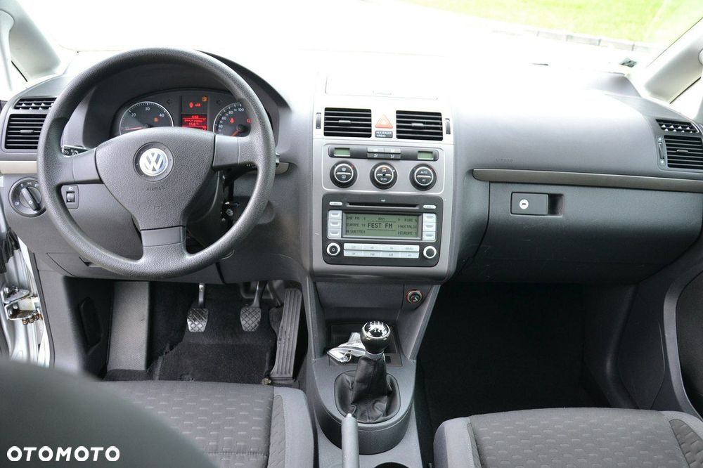 Volkswagen Touran - 17