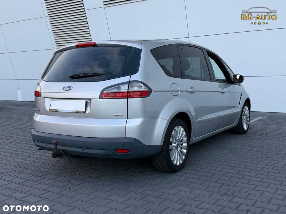 Ford S-Max - 11