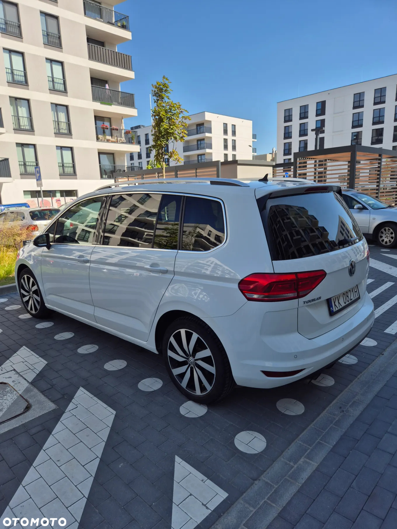 Volkswagen Touran 2.0 TDI BMT Highline - 10