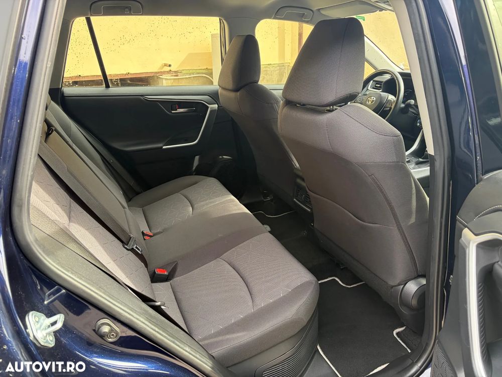 Toyota RAV4 - 7