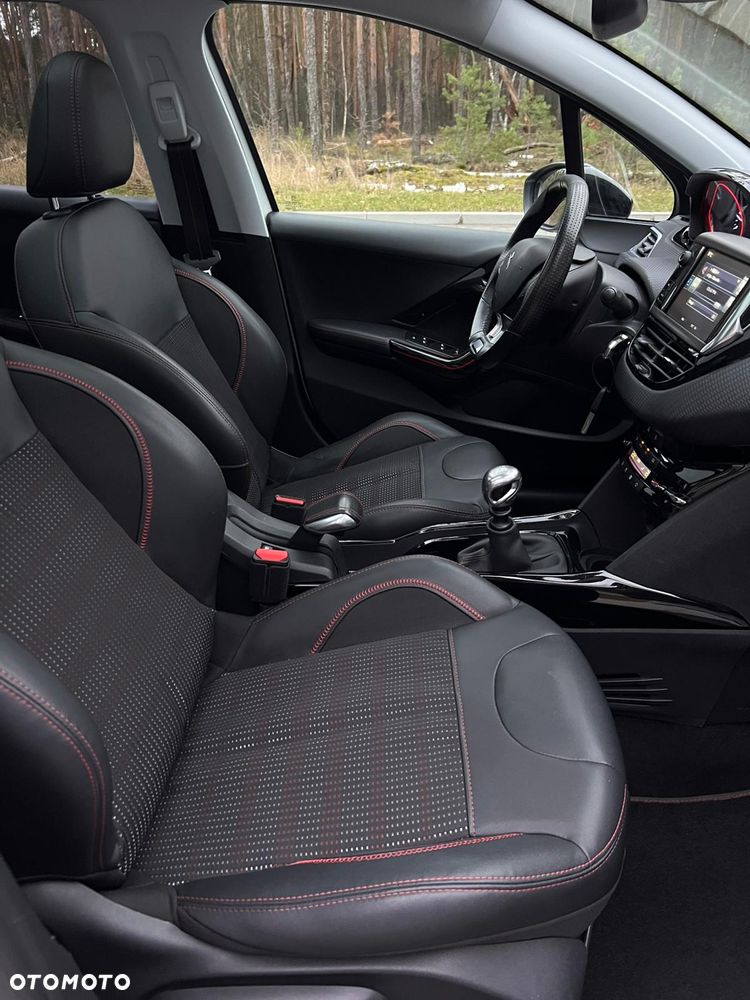 Peugeot 2008 BlueHDi FAP 120 STOP & START GT-Line Edition - 12