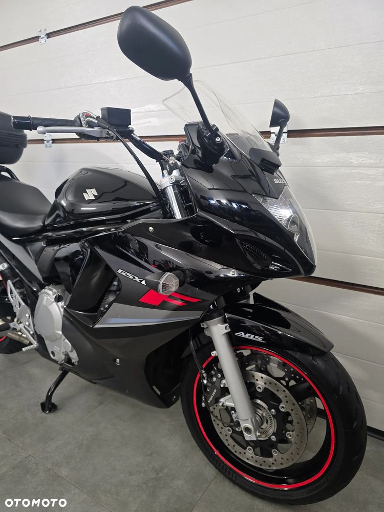 Suzuki GSX - 3