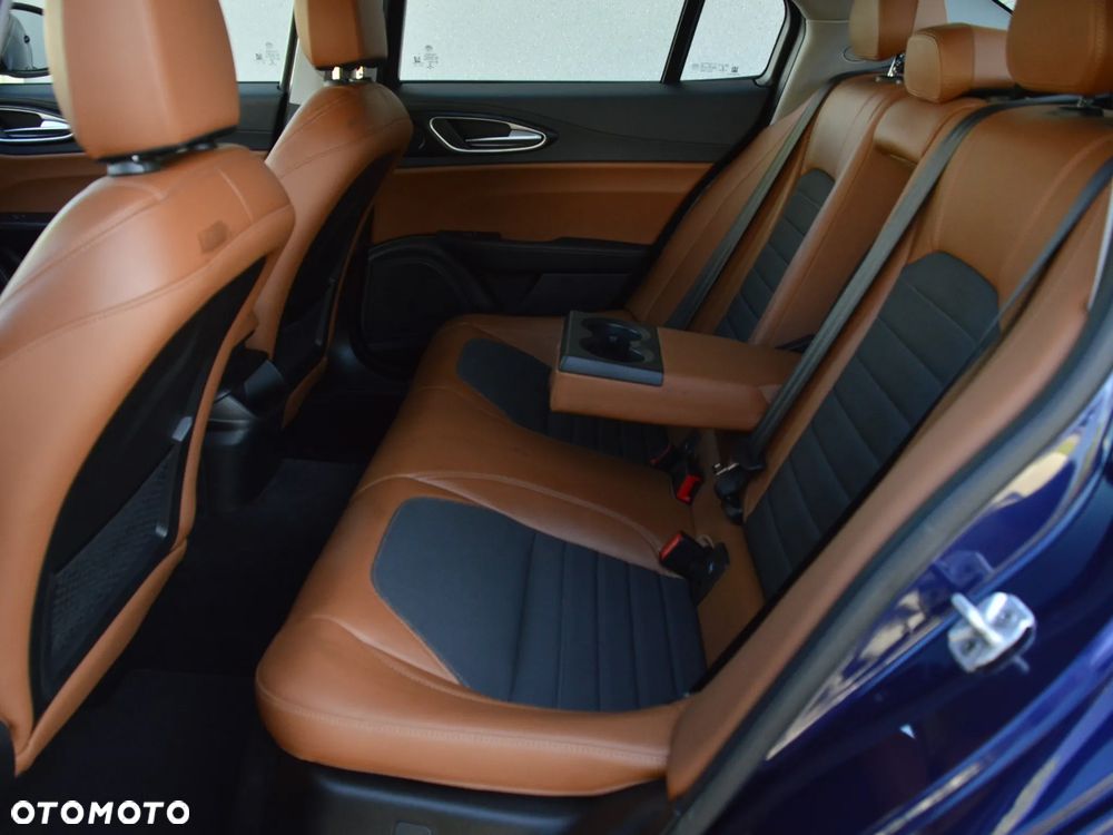 Alfa Romeo Giulia - 15