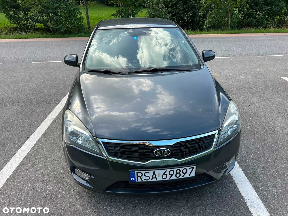 Kia Ceed - 4