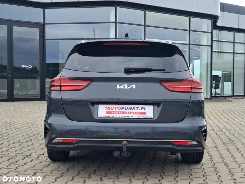 Kia Ceed - 4