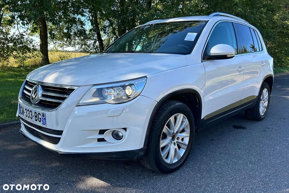 Volkswagen Tiguan - 1