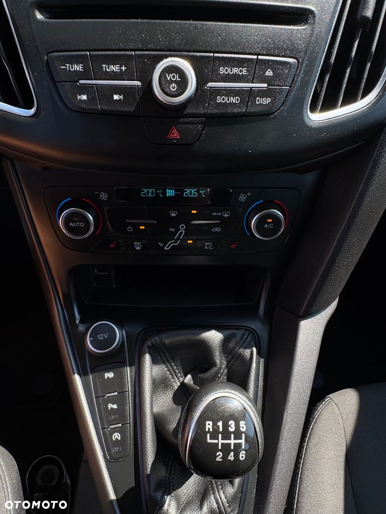 Ford Focus - 25