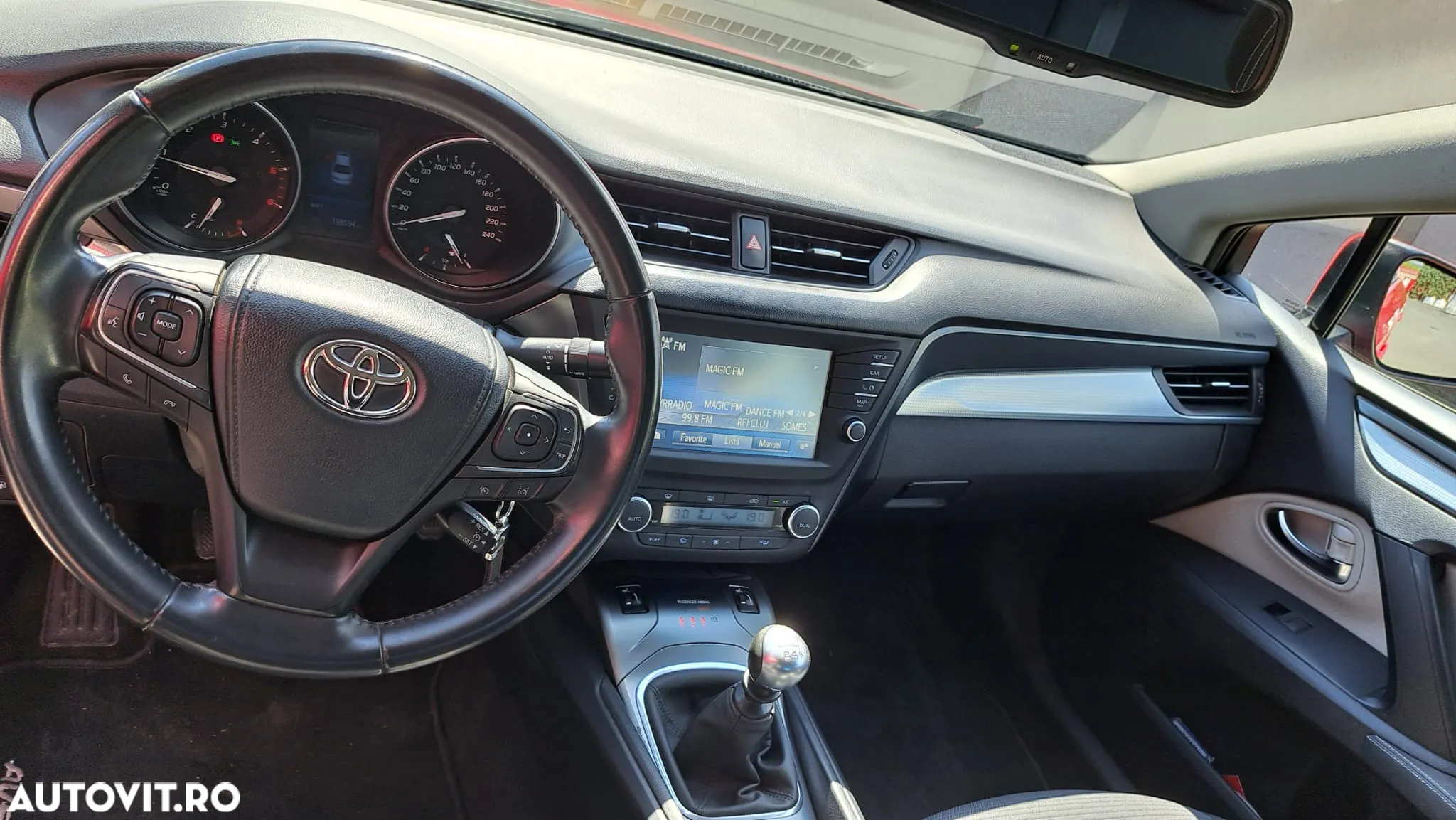 Toyota Avensis - 9